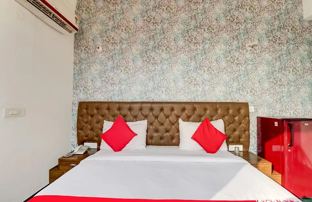 Hotel O The Glory Hotel-1